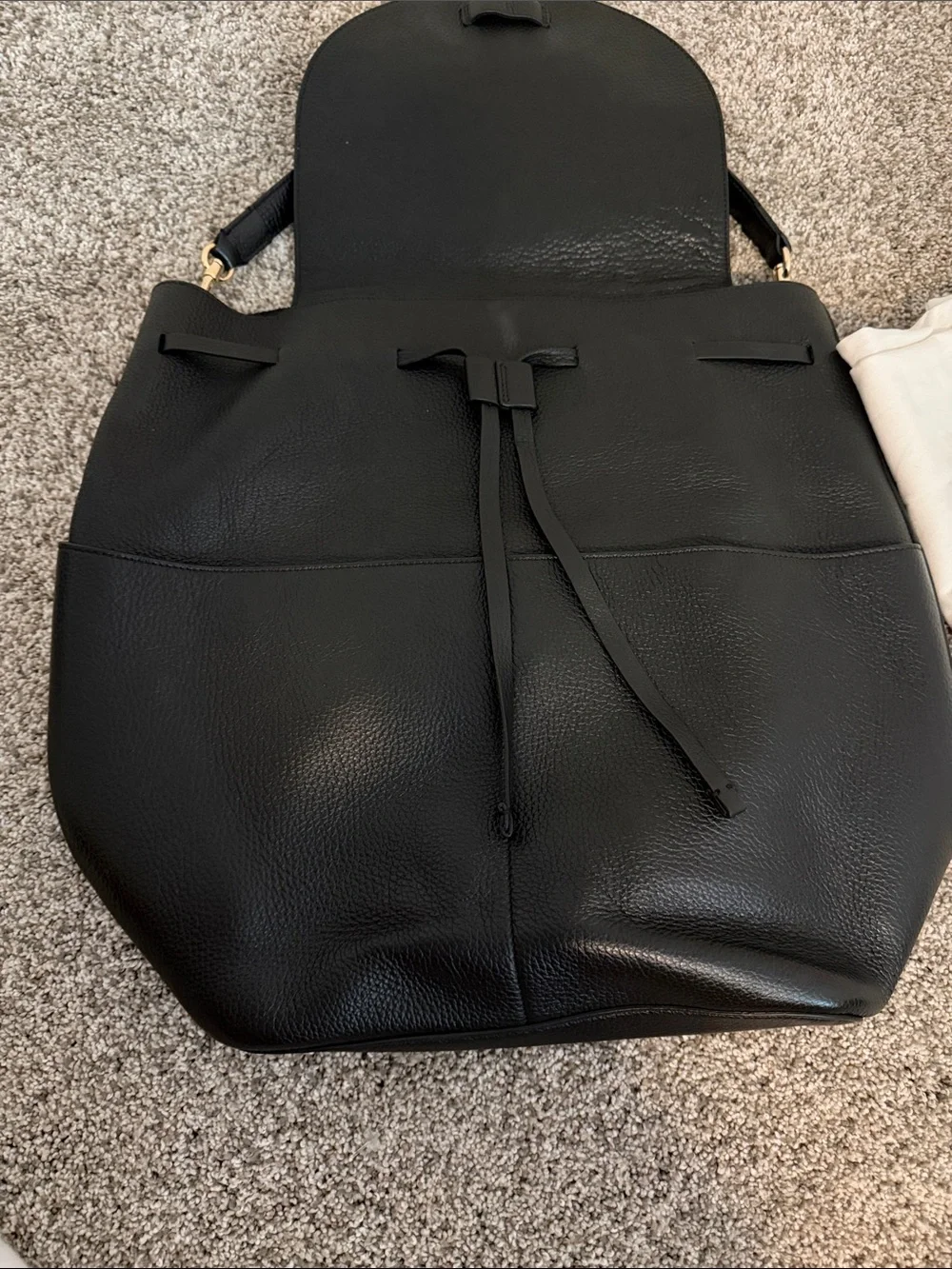 LIKE NEW CUYANA LARGE LEATHER BACKPACK 2.0